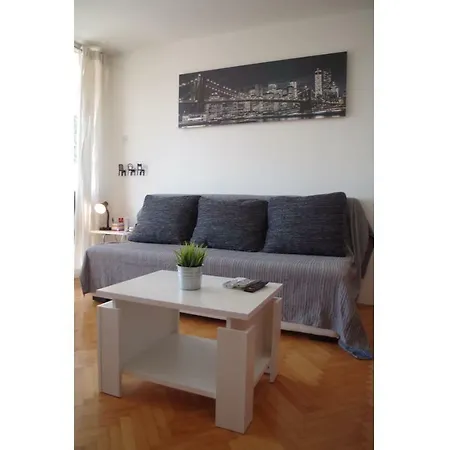 Apartment Apt Mare For 6 Pax, 300m From The Amphitheater Pula
