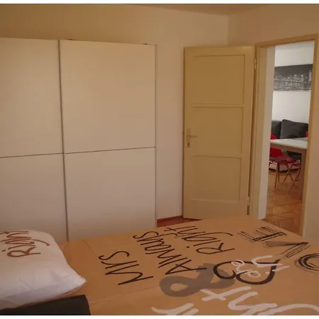 Apt Mare For 6 Pax, 300m From The Amphitheater Apartment