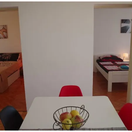 Apt Mare For 6 Pax, 300m From The Amphitheater Apartment