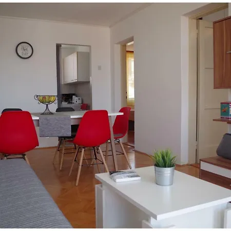 Apt Mare For 6 Pax, 300m From The Amphitheater *