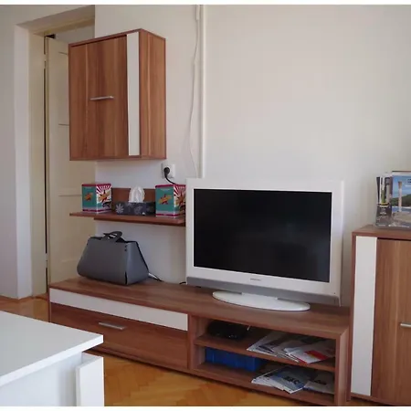 Apartment Apt Mare For 6 Pax, 300m From The Amphitheater Pula